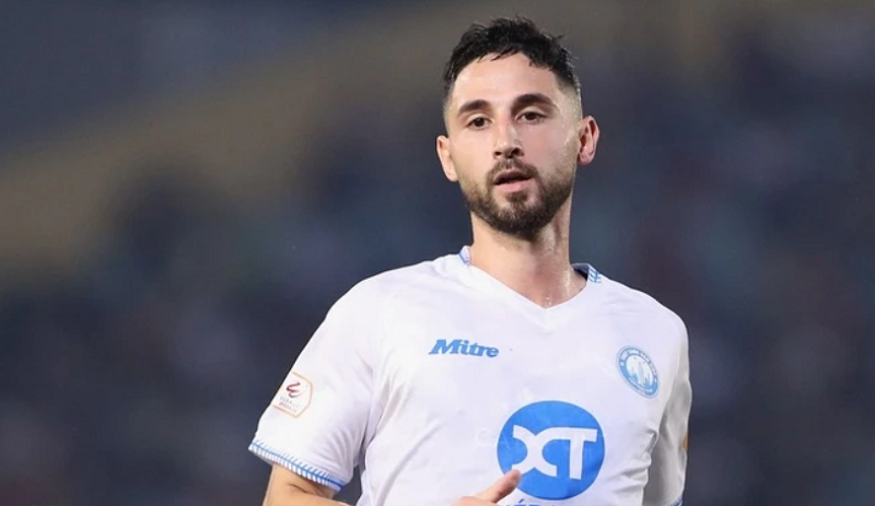 kevin-pham-ba-tien-gan-giac-mo-khoac-ao-tuyen-viet-nam